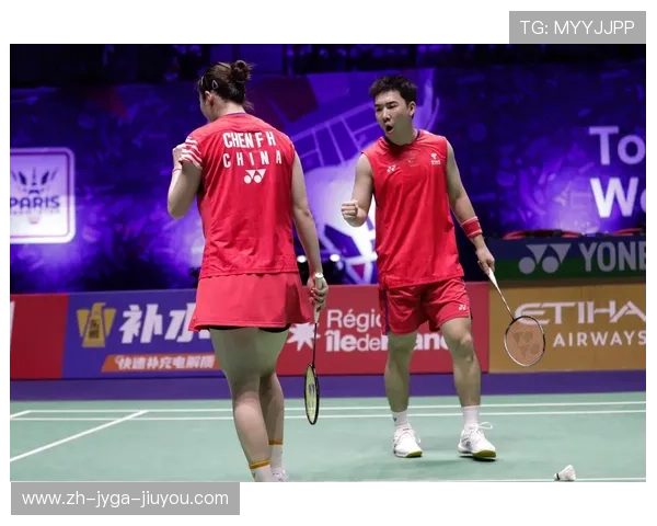 羽毛球混双用拍